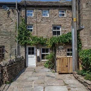 https://chapel-cottage-with-log-burner-dog-friendly.yorkshirehotels.net