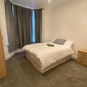 Homestay Cosy House In Newham, London