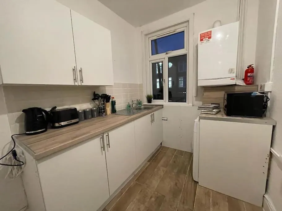 Stunning 2 Bedroom On Tower Bridge London